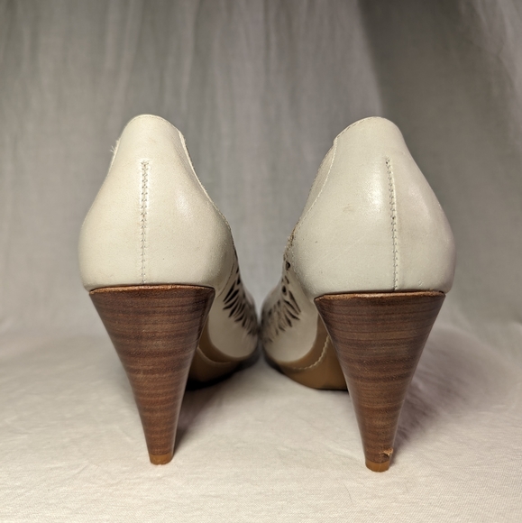 Mariana by GOLC - Women's leather, peeptoe heel - cream with cutout design - Picture 10 of 10